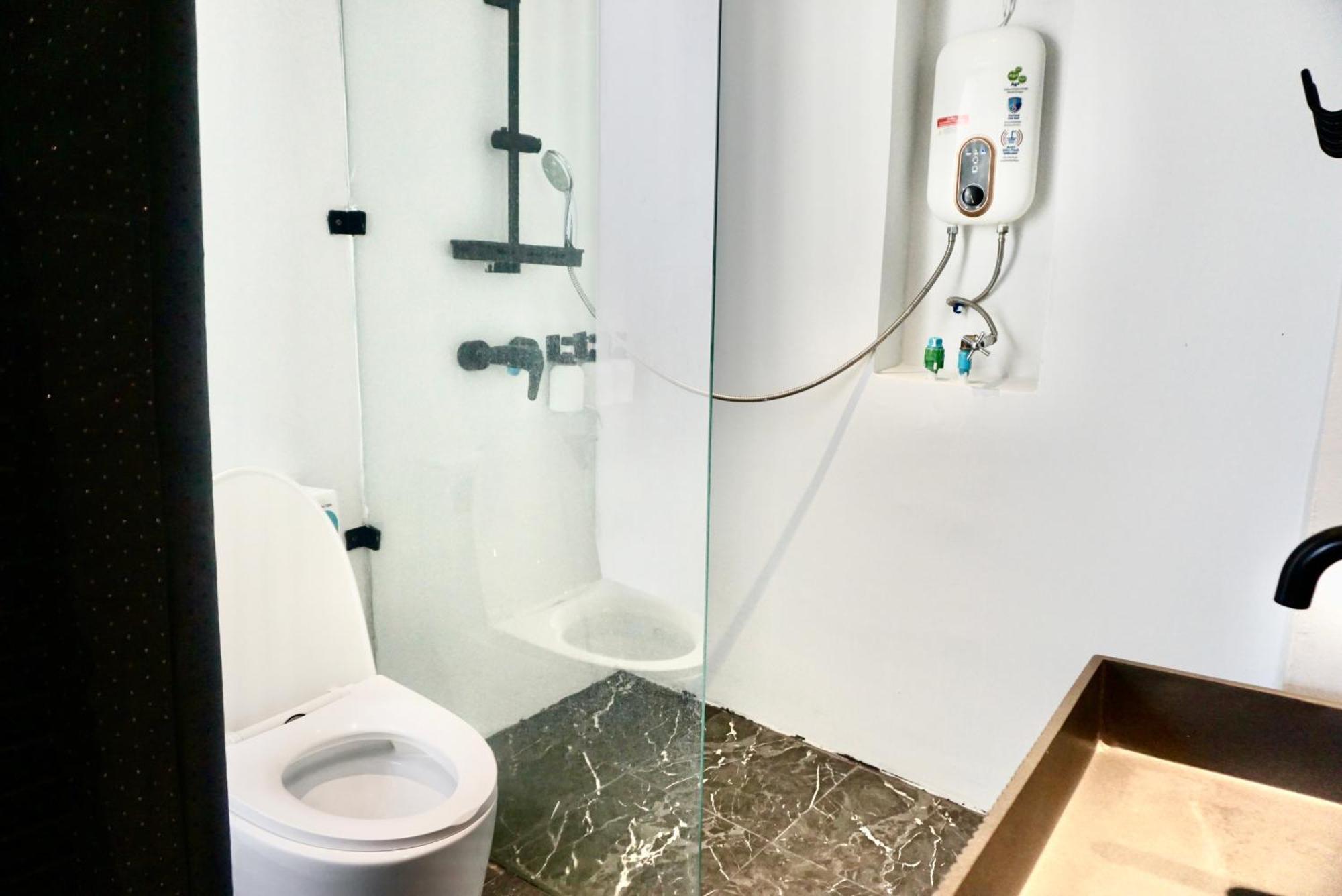 Silom Soi 3 Hash Apartment Hip And Funky With Rooftop View Bangkok Exterior foto